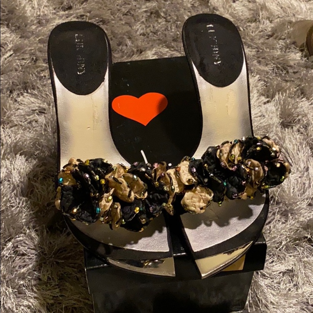 Black and gold suede high heel shoes